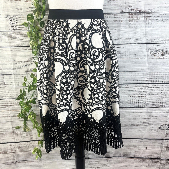 Ann Taylor Skirt sz 4 Petite White Black Floral Lace Knee A Line Wedding Modest - Picture 1 of 14